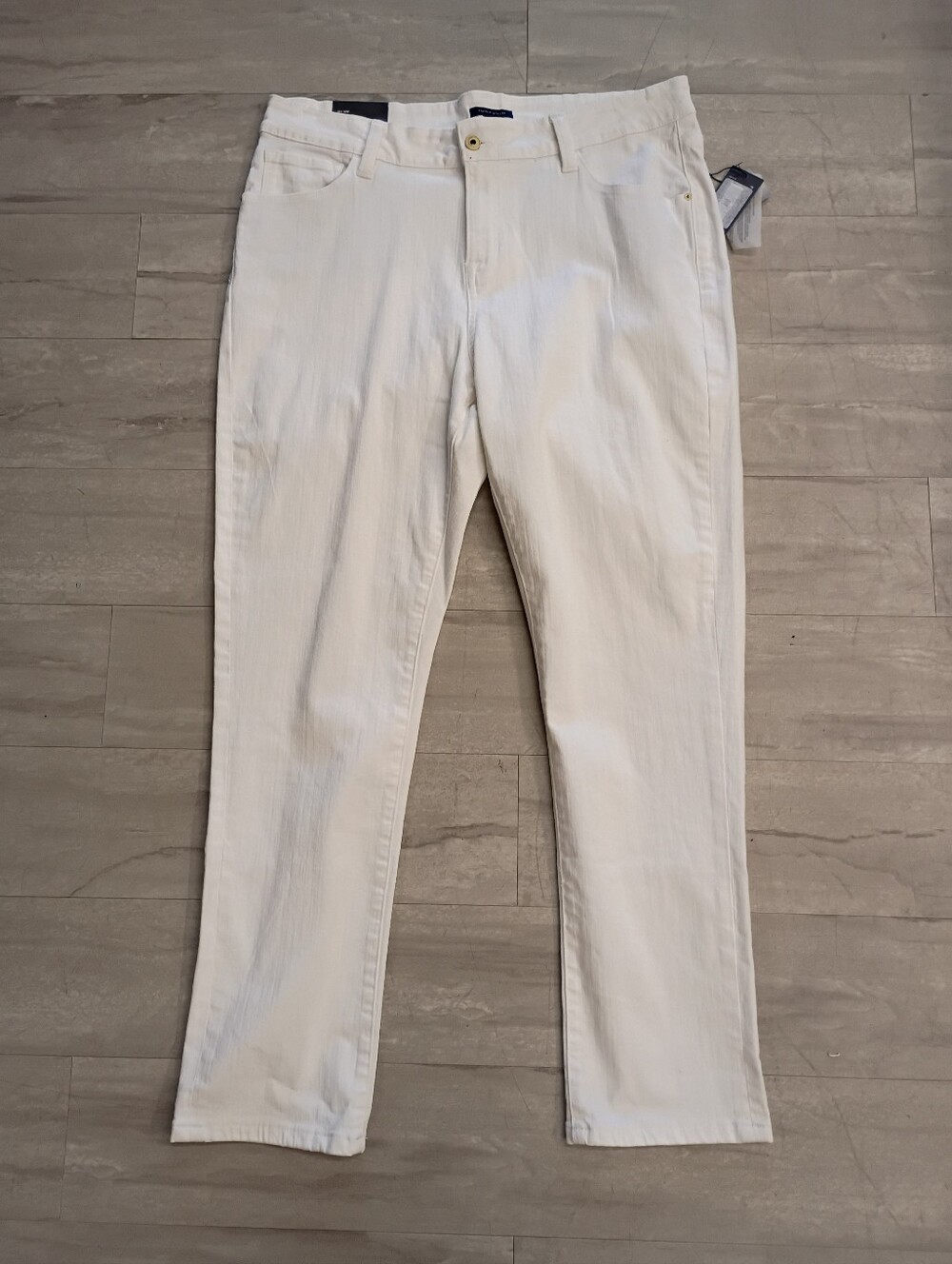 Tommy Hilfiger Women's Greenwich Slim Straight Jeans